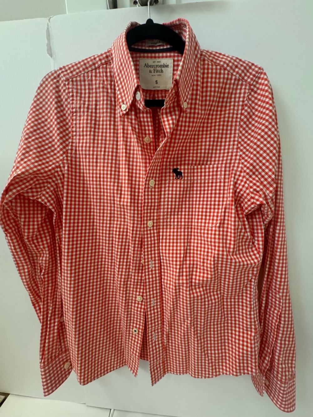 Abercrombie & Fitch Men’s Red and White Gingham Button-Down Shirt